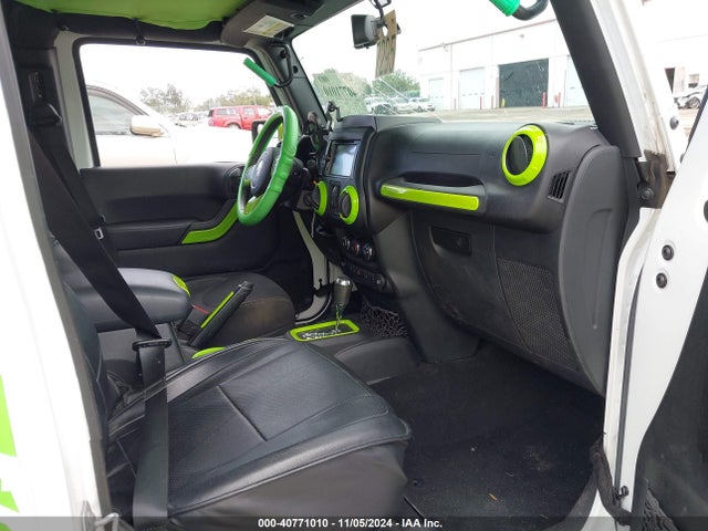 1C4BJWEG9GL142841 Jeep Wrangler Unlimited Sahara