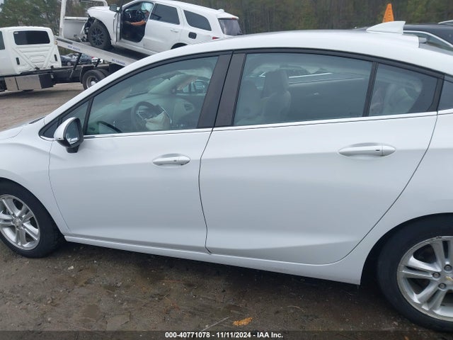 Chevrolet Cruze Lt Auto 2018 1G1BE5SM0J7120325 Image 14