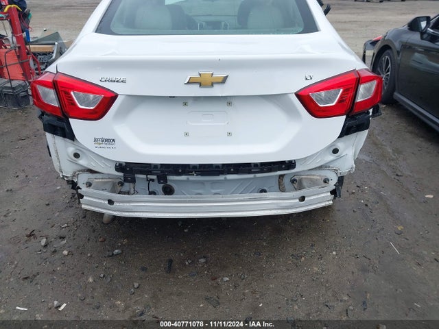 Chevrolet Cruze Lt Auto 2018 1G1BE5SM0J7120325 Image 17