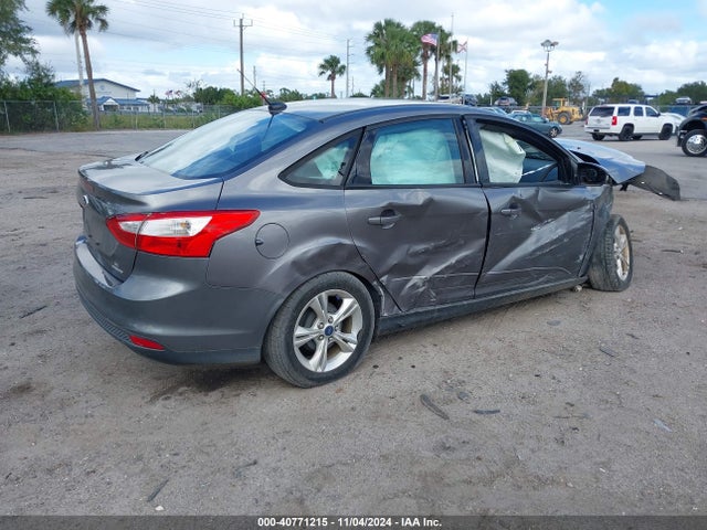 Ford FOCUS SE 2014 1FADP3F2XEL153343 Image 4