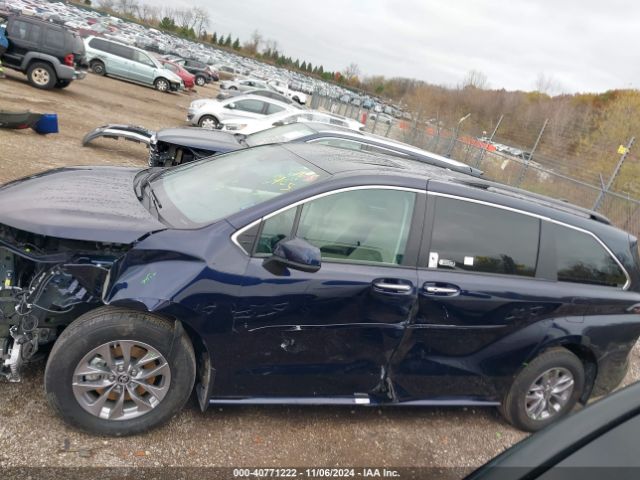 5TDJSKFCXRS132351 Toyota SIENNA XLE