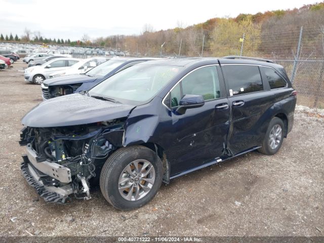 5TDJSKFCXRS132351 Toyota SIENNA XLE