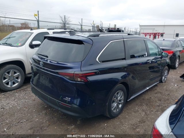 5TDJSKFCXRS132351 Toyota SIENNA XLE