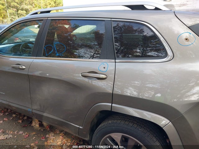 1C4PJMJXXKD335244 Jeep Cherokee Overland 4x4