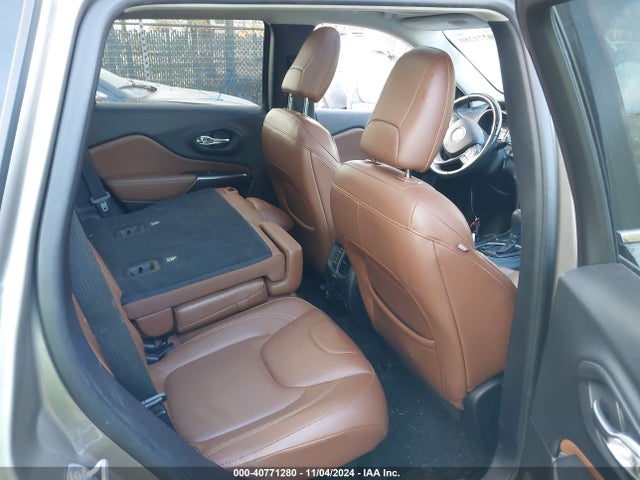 1C4PJMJXXKD335244 Jeep Cherokee Overland 4x4