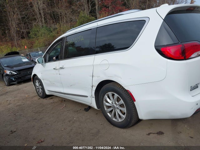 Chrysler Pacifica Touring L 2019 2C4RC1BG0KR526023 Image 14