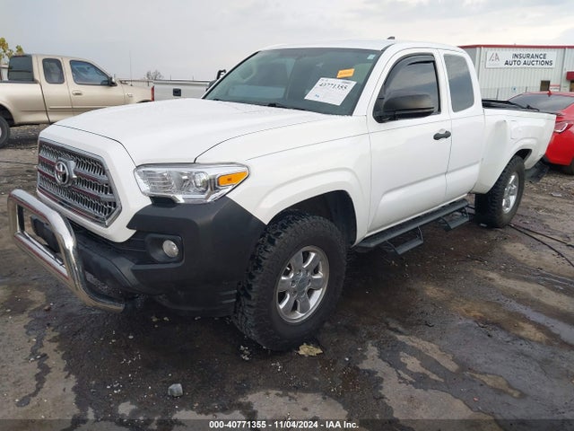 Toyota Tacoma Sr 2017 5TFRX5GN8HX092379 Image 2