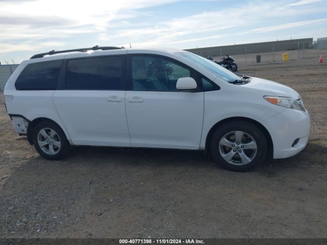 5TDKK3DC1FS546384 Toyota Sienna Le 8 Passenger