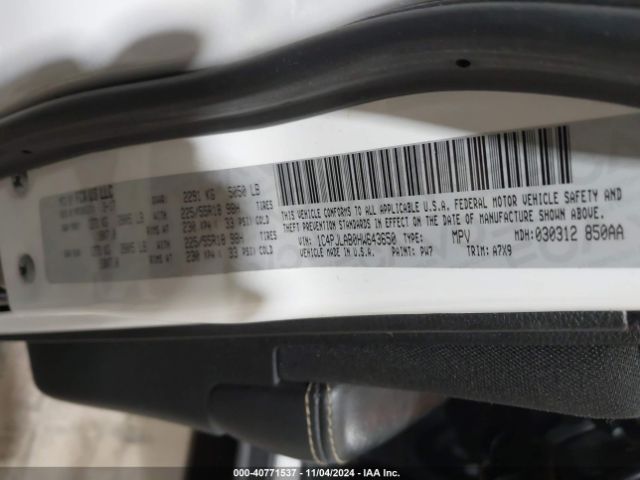 1C4PJLAB0HW643650 Jeep Cherokee Altitude Fwd