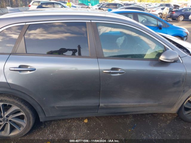 KNDCE3LC0H5062079 KIA Niro Touring