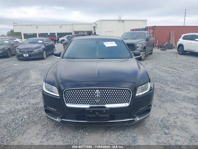 1LN6L9HK7J5612644 Lincoln Continental Livery