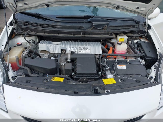 JTDKN3DUXE0391240 Toyota Prius Two
