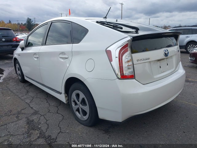 JTDKN3DUXE0391240 Toyota Prius Two