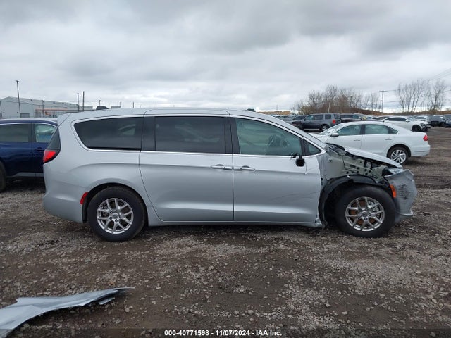 Chrysler Pacifica Touring L 2024 2C4RC1BG0RR143533 Image 14
