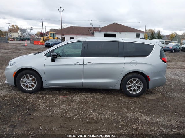 Chrysler Pacifica Touring L 2024 2C4RC1BG0RR143533 Image 15