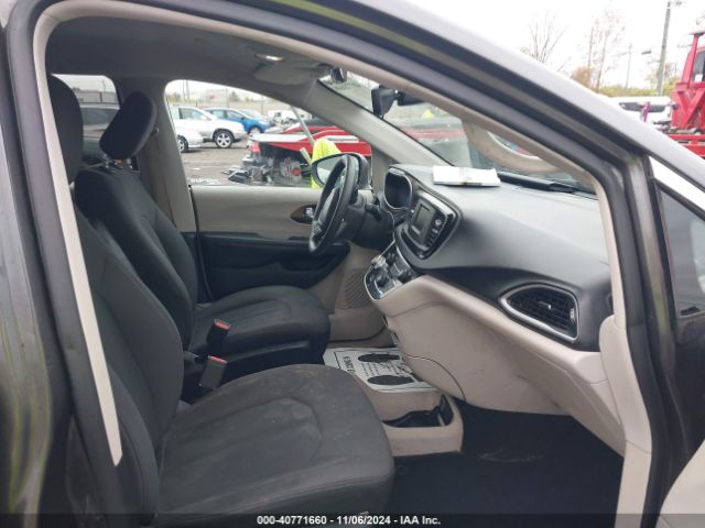 2C4RC1CG2HR796636 Chrysler Pacifica Lx
