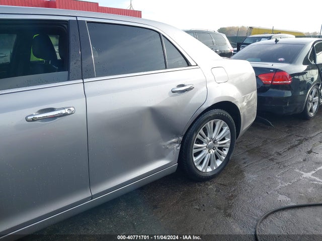 2C3CCAKG8EH235872 Chrysler 300c Awd
