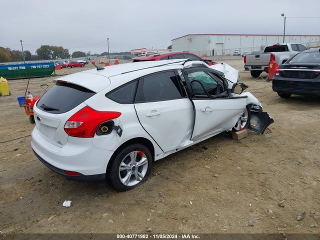 Ford FOCUS SE 2014 1FADP3K28EL443490 Image 4