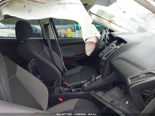 Ford FOCUS SE 2014 1FADP3K28EL443490 Image 5