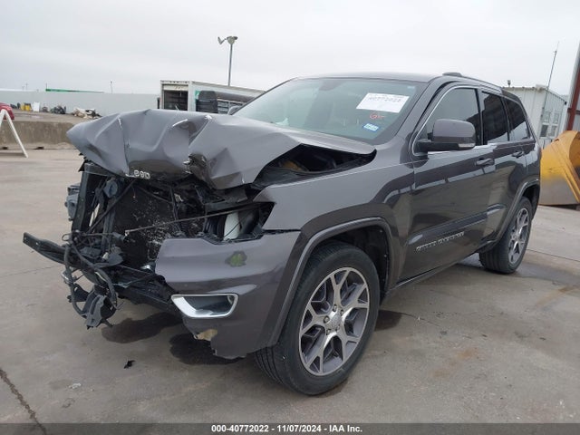 1C4RJFBG8JC136474 Jeep Grand Cherokee Sterling Edition 4x4