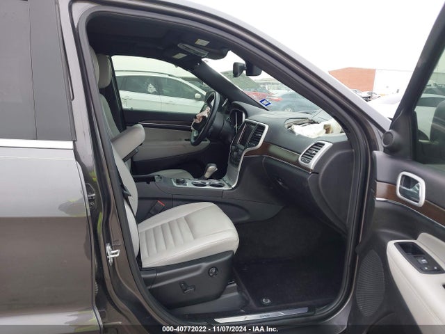 1C4RJFBG8JC136474 Jeep Grand Cherokee Sterling Edition 4x4