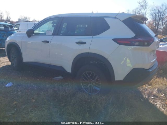 5N1BT3AA4NC704146 Nissan Rogue S Fwd