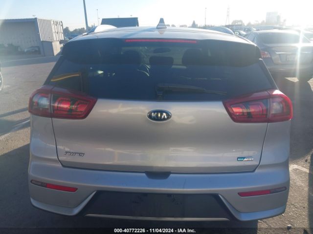KNDCB3LC3H5087695 KIA NIRO LX
