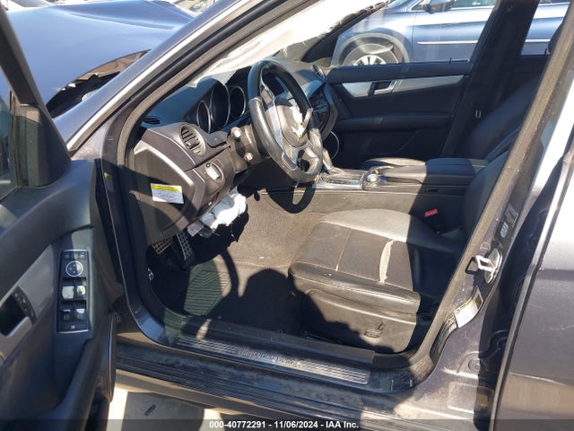 WDDGF4HB6EA953135 Mercedes-Benz C-class C 250 Sport/luxury