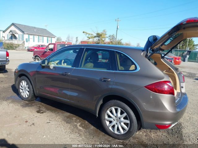 2011 PORSCHE CAYENNE WP1AA2A29BLA09423 Photo 2