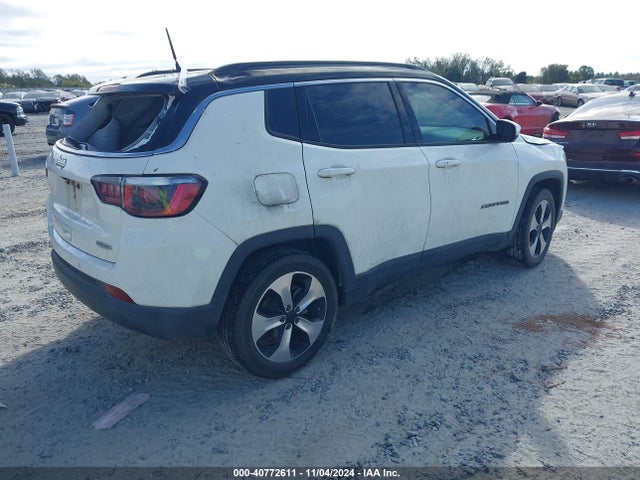 3C4NJCBB6JT228768 Jeep Compass Latitude Fwd