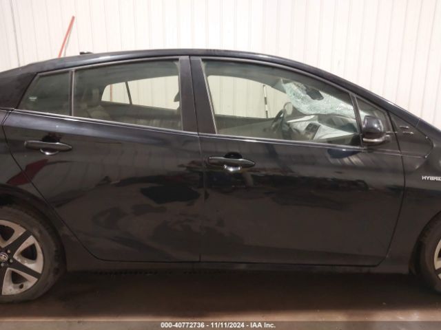 JTDKARFU0G3505677 Toyota Prius Three Touring