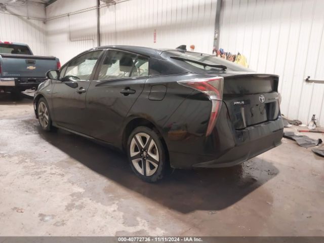 JTDKARFU0G3505677 Toyota Prius Three Touring