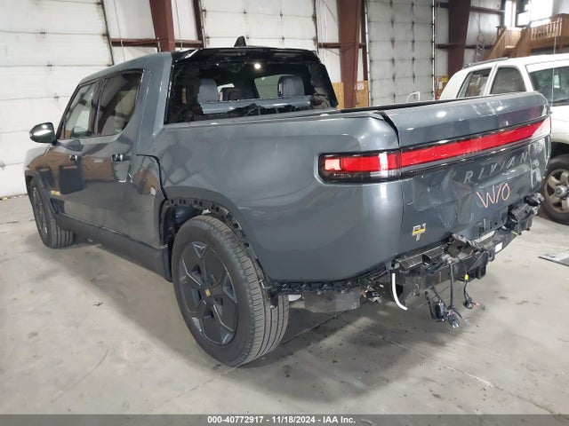 Rivian R1t Adventure 2022 7FCTGAAA6NN016245 Image 3