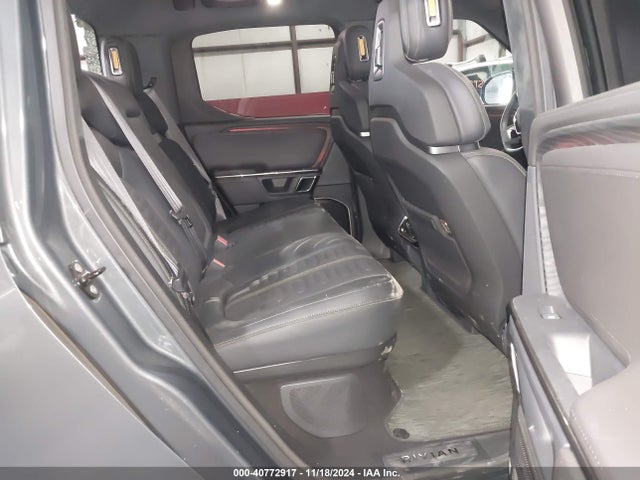 Rivian R1t Adventure 2022 7FCTGAAA6NN016245 Image 8