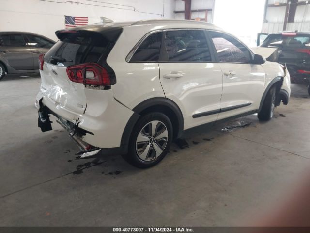 KNDCB3LCXJ5160910 KIA NIRO LX