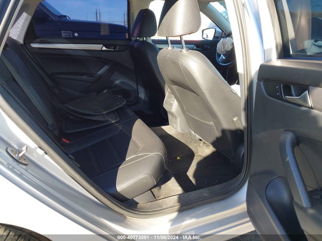 1VWAT7A39FC121353 Volkswagen Passat 1.8t Limited Edition