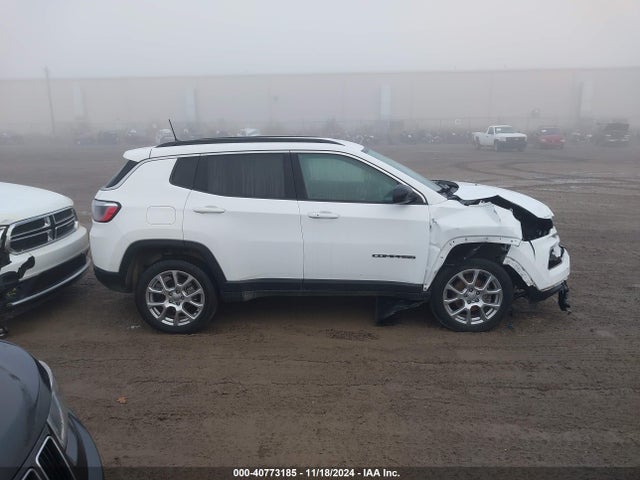 Jeep Compass Latitude Lux 4x4 2022 3C4NJDFB0NT109278 Image 13