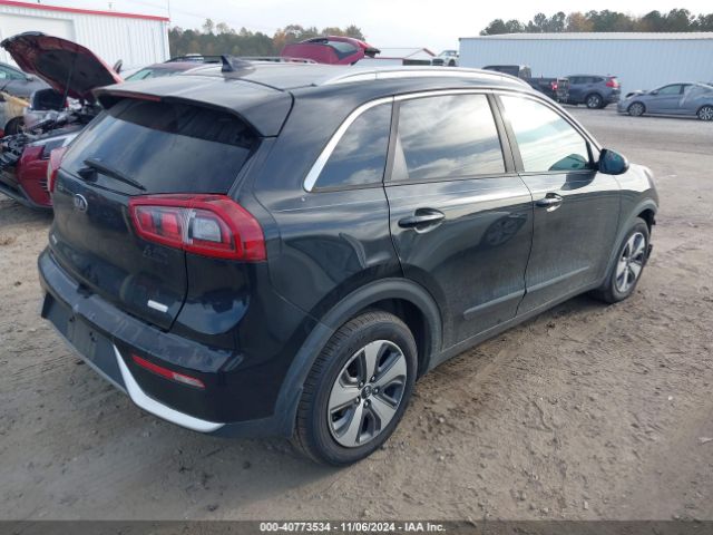KNDCB3LC2H5056860 KIA NIRO LX