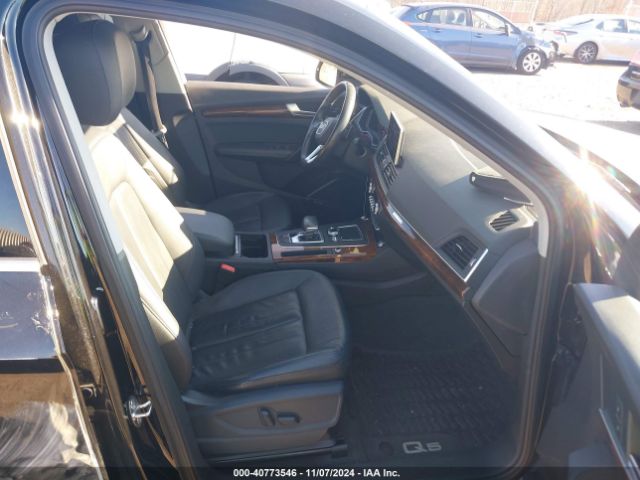 WA1CNAFY1J2055395 Audi Q5 2.0t Premium/2.0t Tech Premium