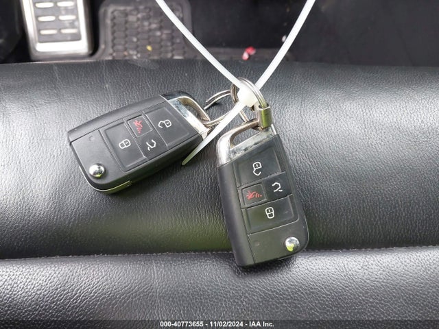 3VW547AU5HM053075 Volkswagen Golf GTI
