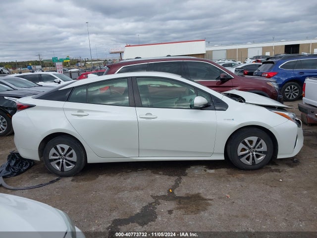 Toyota Prius Three 2016 JTDKARFU2G3516924 Image 13