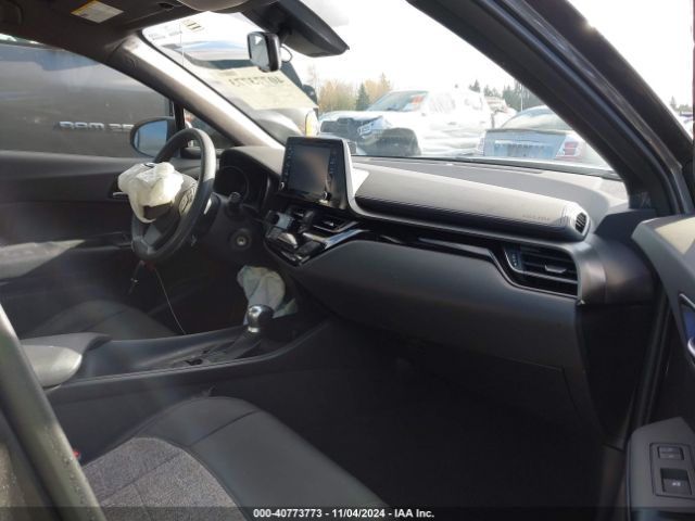 JTNKHMBX1K1033679 Toyota C-HR LE