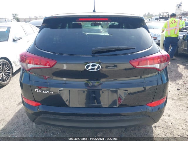 Hyundai TUCSON SE 2018 KM8J23A48JU754285 Image 16