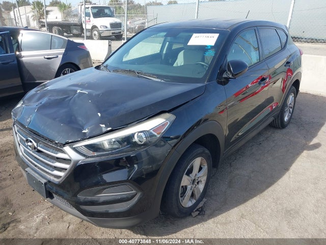 Hyundai TUCSON SE 2018 KM8J23A48JU754285 Image 2