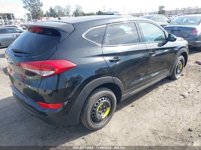 Hyundai TUCSON SE 2018 KM8J23A48JU754285 Image 4