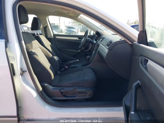 1VWAT7A37GC039901 Volkswagen Passat 1.8t S
