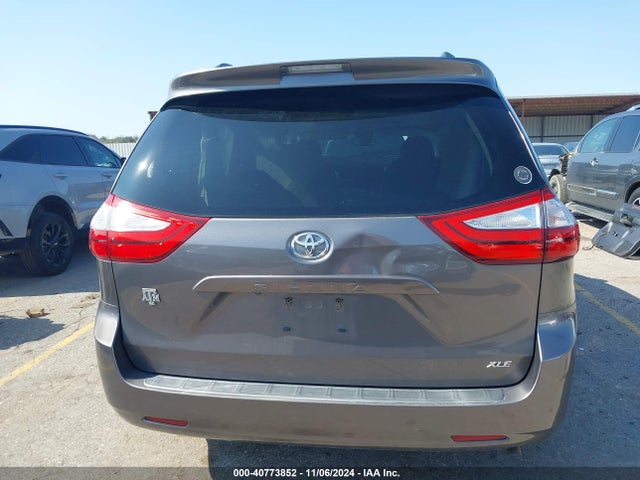 Toyota Sienna Xle 8 Passenger 2016 5TDYK3DC7GS704075 Image 16