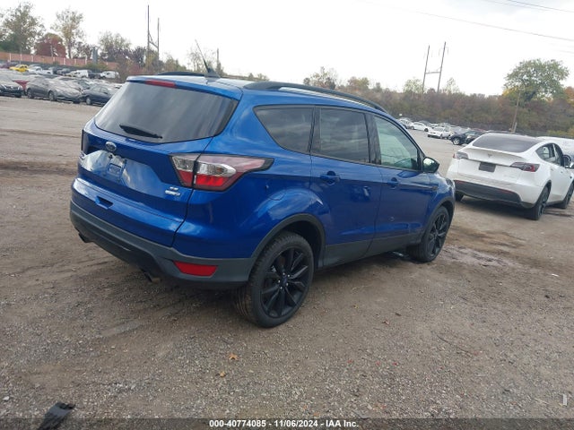 Ford ESCAPE SE 2018 1FMCU9GD1JUD46692 Image 4
