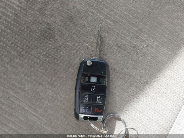 KNDMB5C10G6161145 KIA SEDONA LX