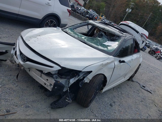 Toyota CAMRY XSE 2018 4T1B61HK5JU155751 Image 2